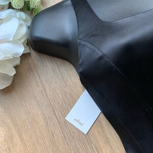 NWT Wilfred Dusk Black Satin Bustier